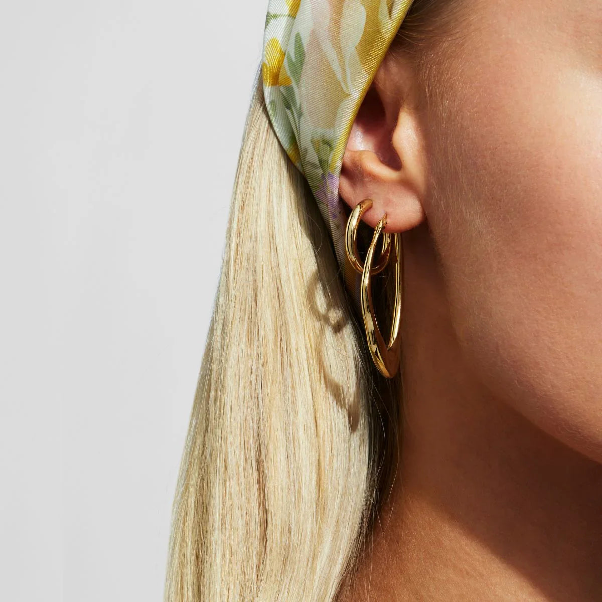 NAJO Subtle Silver Huggie Earring