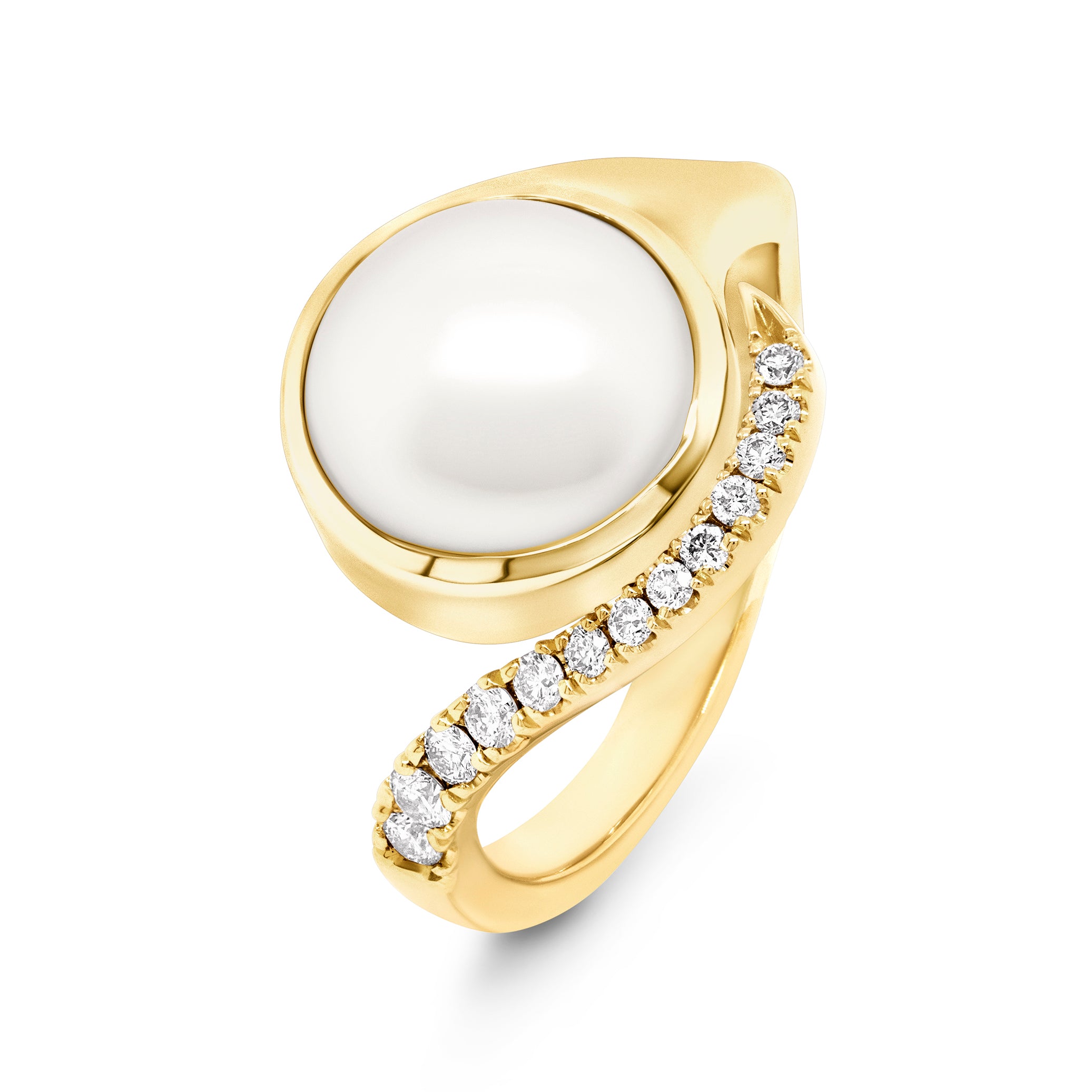 Pearl & White Diamond Yellow Gold Ring