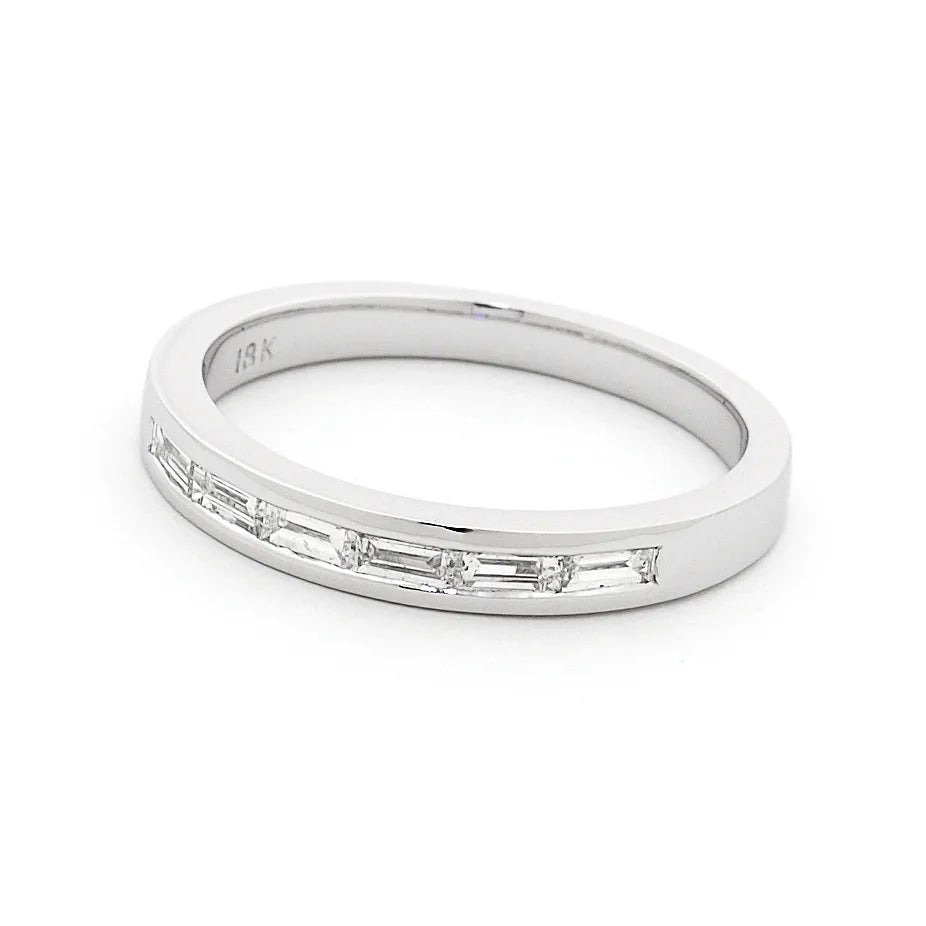18ct White Gold Baguette Ring