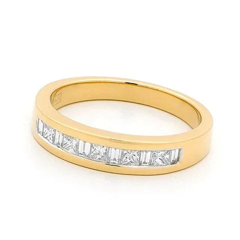 18ct Yellow Gold Diamond Ring