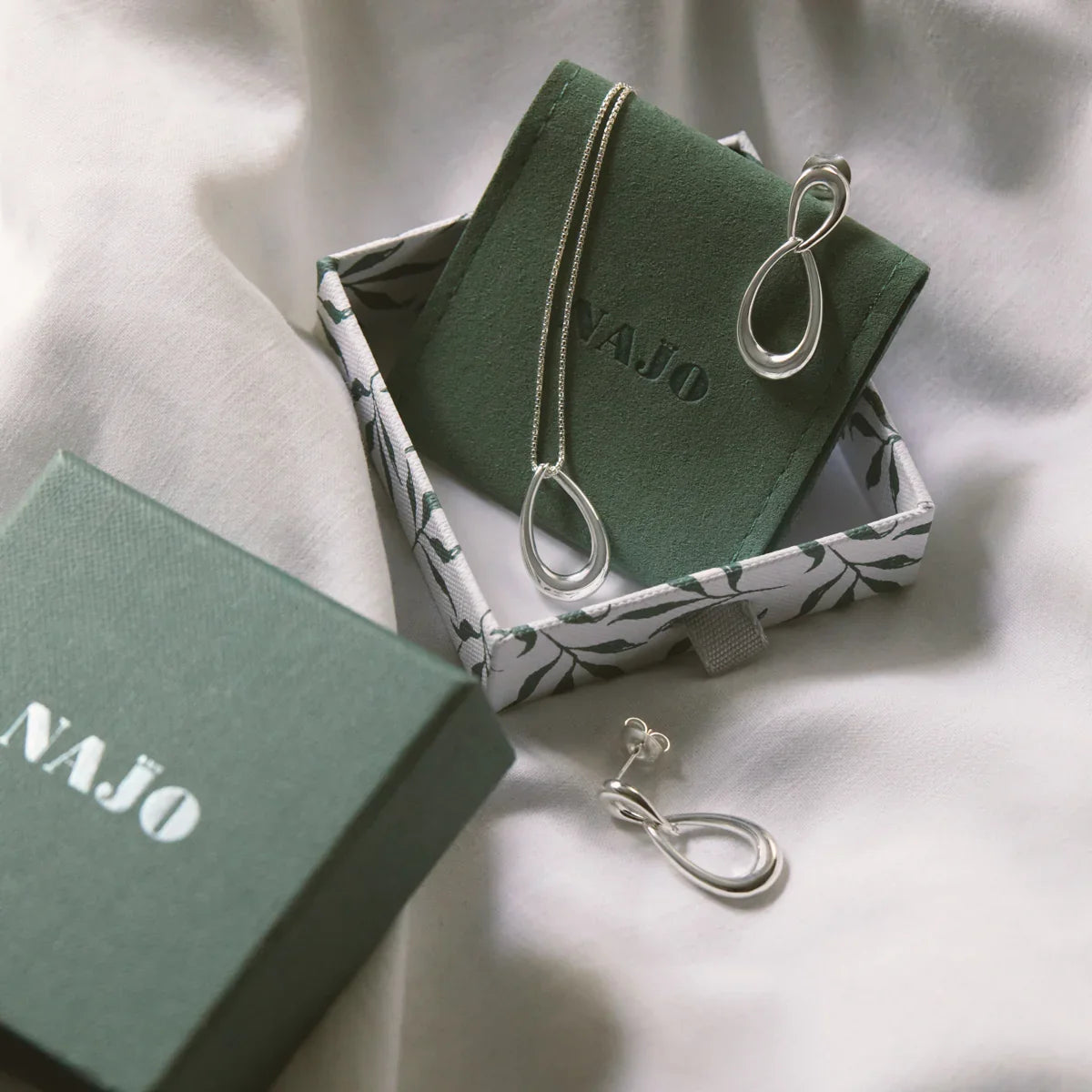 NAJO Vivante Pendant