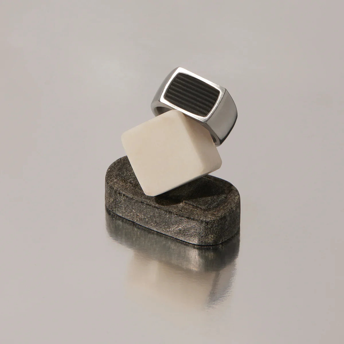 NAJO The Paladin Men’s Carbon Fibre and Steel Ring