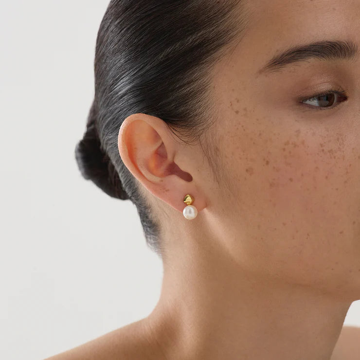 Mirage Pearl Earring