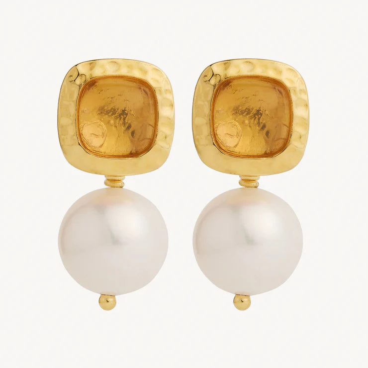Coral Kiss Pearl Earring