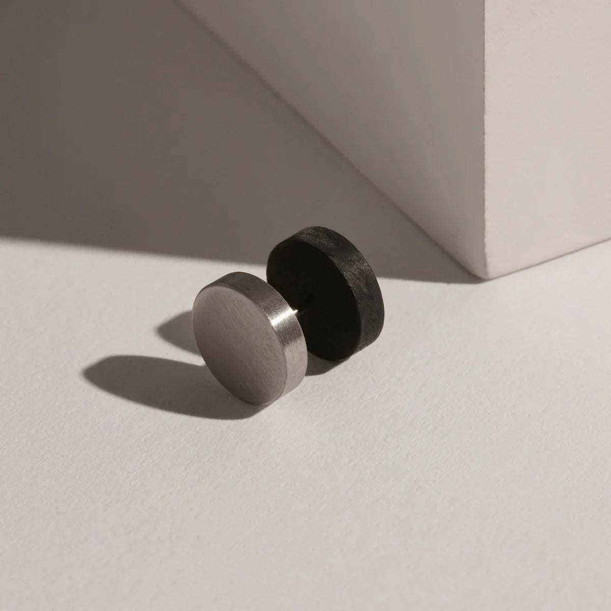 NAJO Torque Men's Reversible Carbon Fibre and Steel Earring