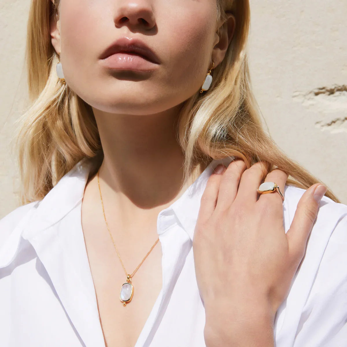 NAJO Fleur Rainbow Moonstone Pendant