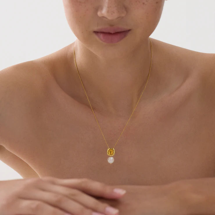 Coral Kiss Pearl Necklace